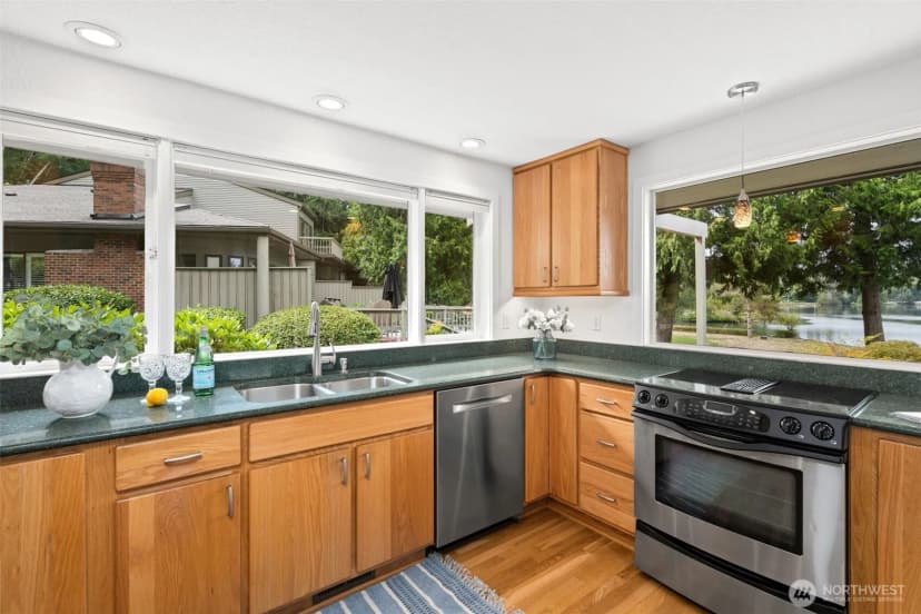 Property photo for 1804 Eagle Harbor Lane Ne #4, Bainbridge Island photo 14