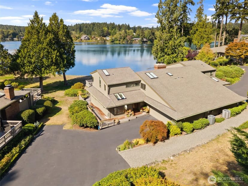 Property photo for 1804 Eagle Harbor Lane Ne #4, Bainbridge Island photo 2