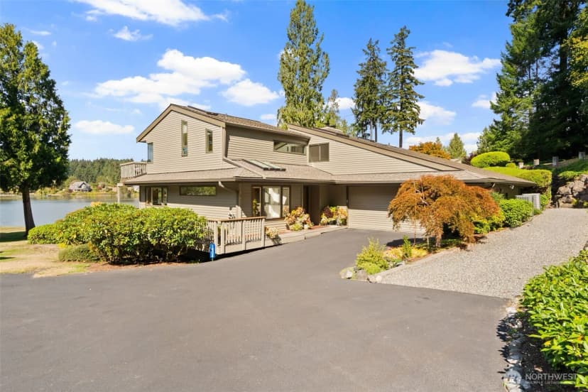 Property photo for 1804 Eagle Harbor Lane Ne #4, Bainbridge Island photo 3