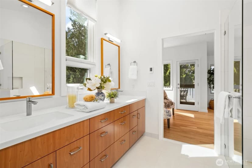 Property photo for 1804 Eagle Harbor Lane Ne #4, Bainbridge Island photo 28