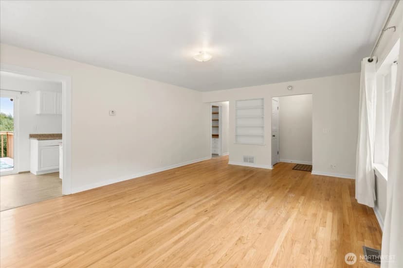 Property photo for 2404 Ravenna Street, Everett photo 4