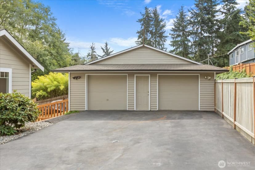 Property photo for 2404 Ravenna Street, Everett photo 22