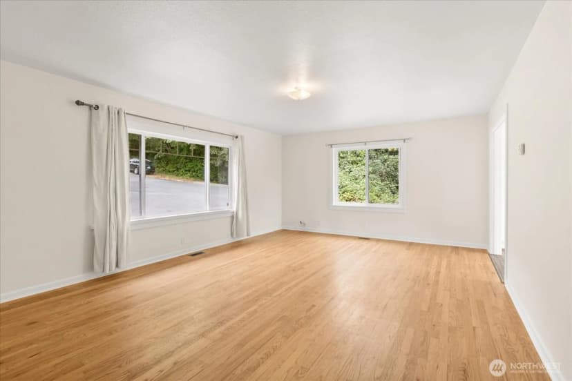 Property photo for 2404 Ravenna Street, Everett photo 3
