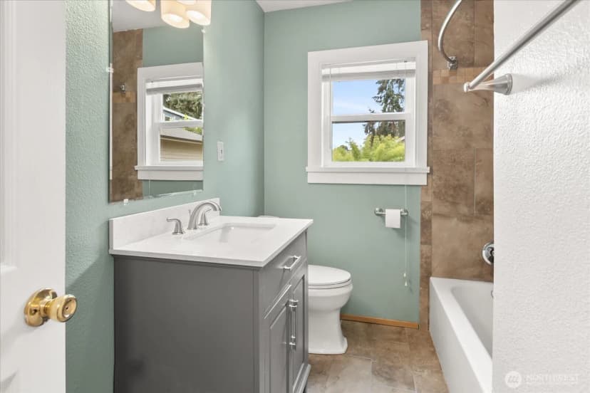 Property photo for 2404 Ravenna Street, Everett photo 11