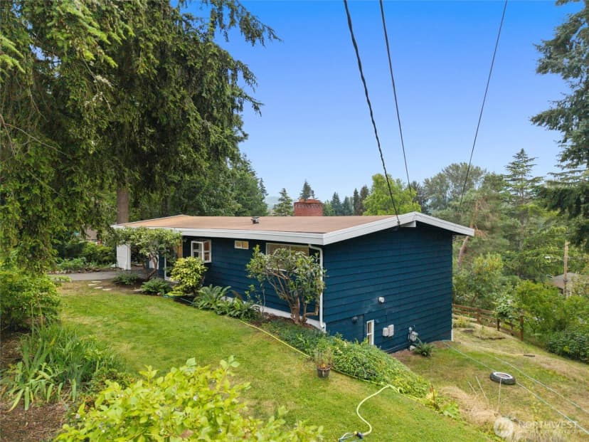 Property photo for 15805 Se 12th Place, Bellevue photo 2