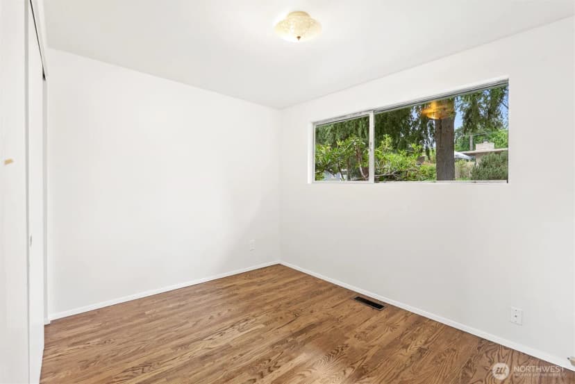Property photo for 15805 Se 12th Place, Bellevue photo 16