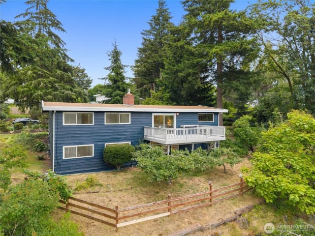 Property photo for 15805 Se 12th Place, Bellevue photo 3