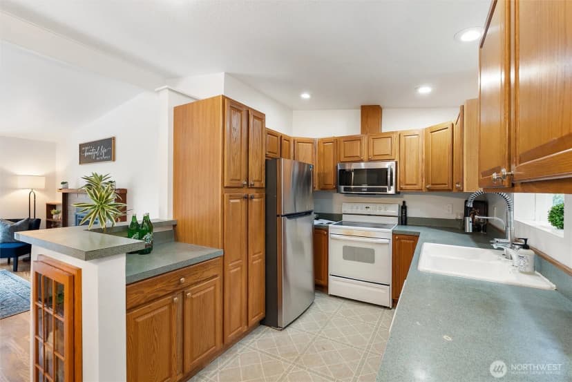 Property photo for 15805 Se 12th Place, Bellevue photo 11