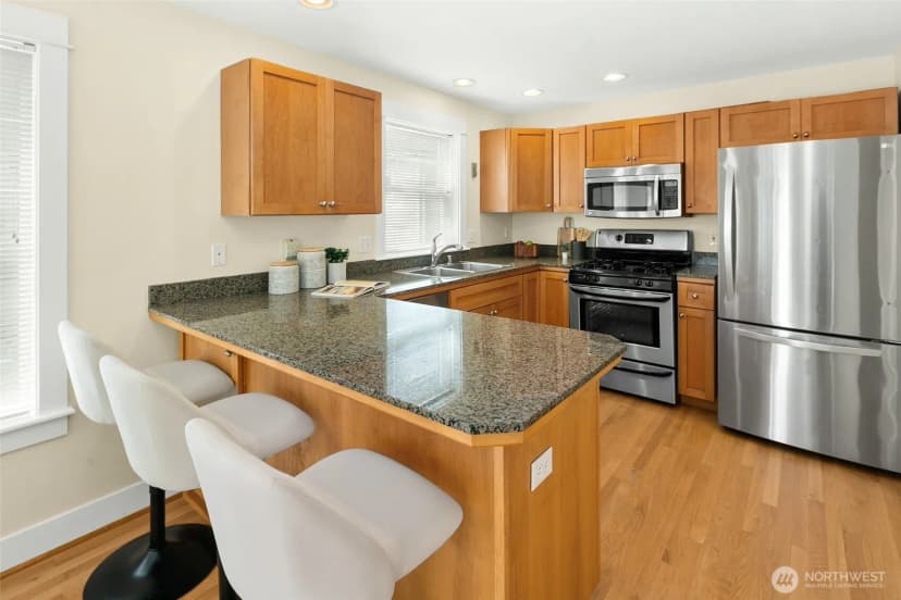 Property photo for 350 B Nw 76th Street, Seattle photo 10