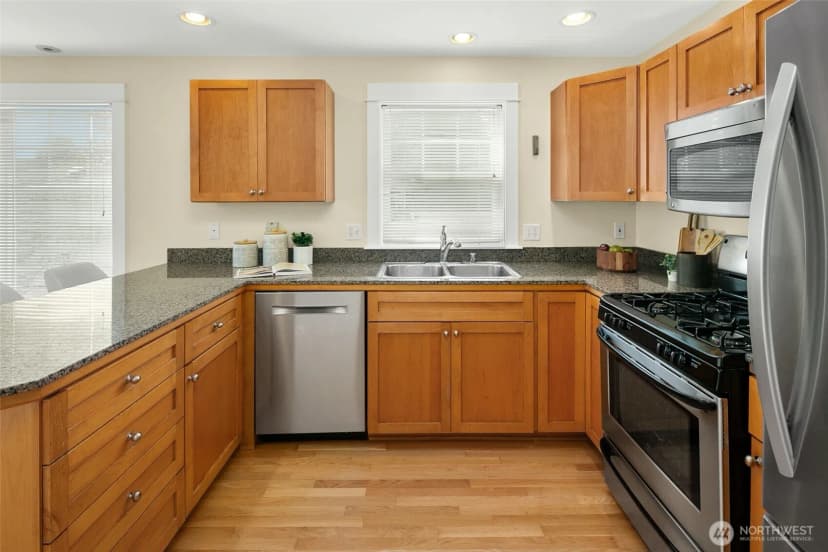 Property photo for 350 B Nw 76th Street, Seattle photo 11