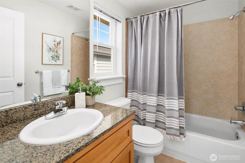 Property photo for 350 B Nw 76th Street, Seattle photo 20