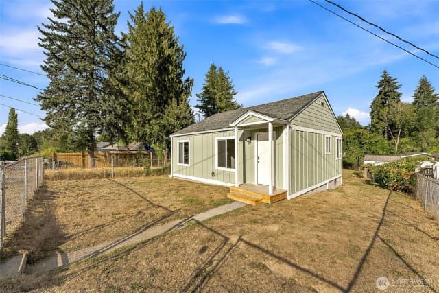 Property photo for 1435 Garrison Avenue, Port Orchard photo 4