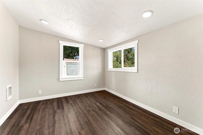 Property photo for 1435 Garrison Avenue, Port Orchard photo 16