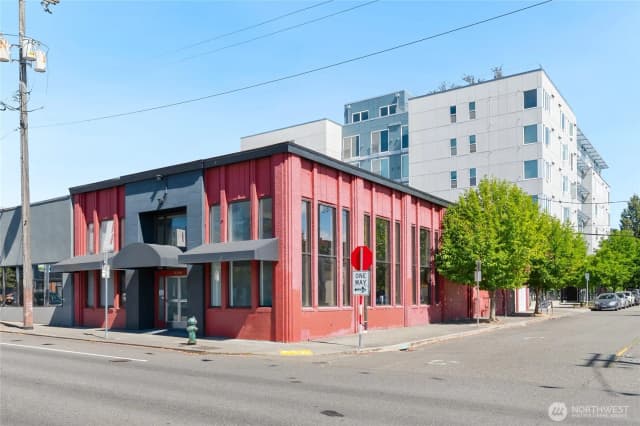 Property photo for 6300 Roosevelt Way Ne, Seattle