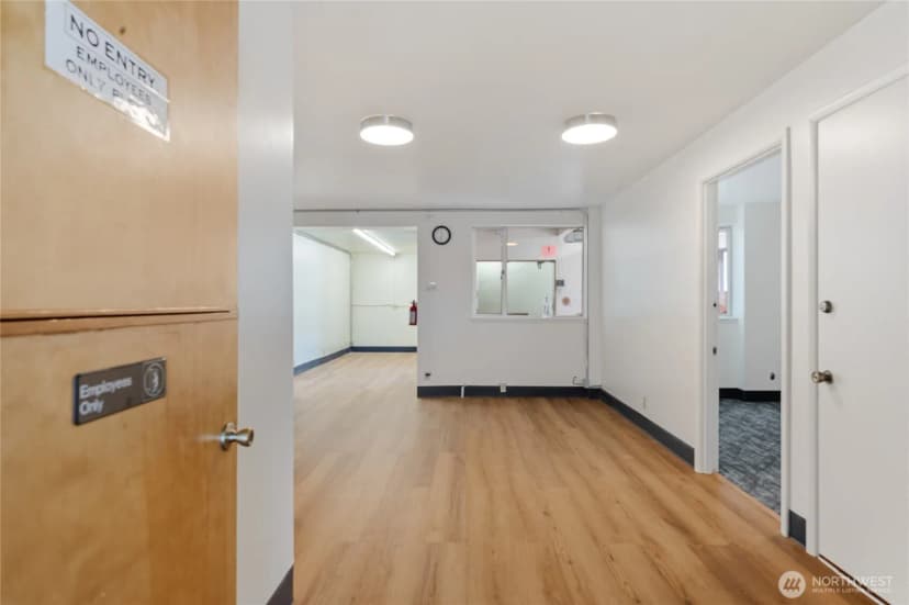 Property photo for 6300 Roosevelt Way Ne, Seattle photo 15