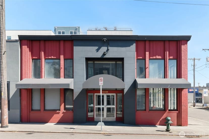 Property photo for 6300 Roosevelt Way Ne, Seattle photo 3