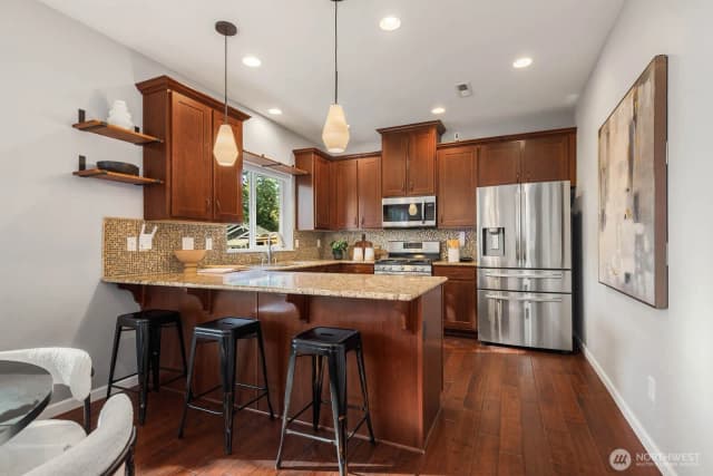 Property photo for 1701 Queen Ct Ne, Renton photo 5