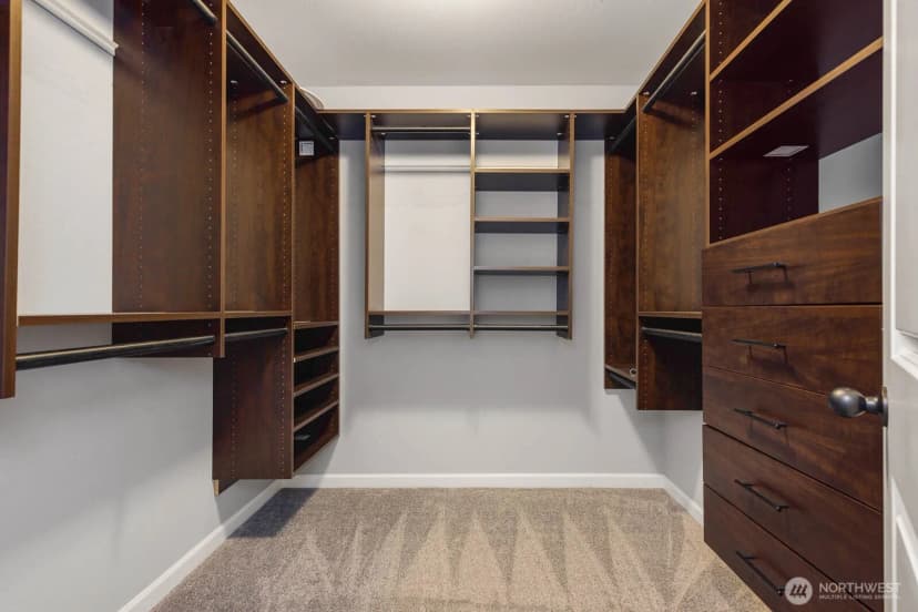 Property photo for 1701 Queen Ct Ne, Renton photo 12