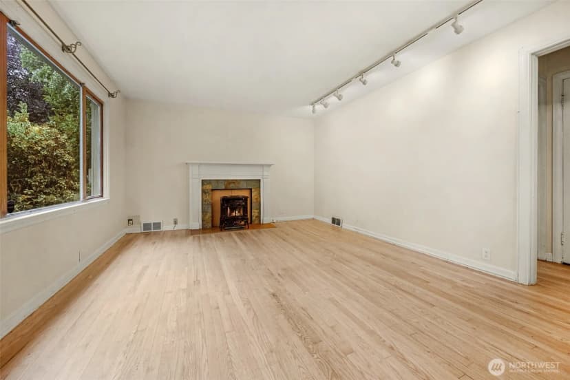 Property photo for 8 W Fulton Street, Seattle photo 7