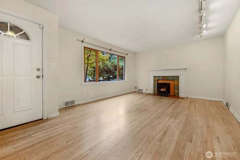 Property photo for 8 W Fulton Street, Seattle photo 8