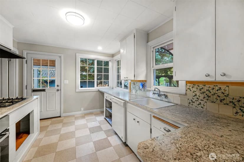 Property photo for 8 W Fulton Street, Seattle photo 10
