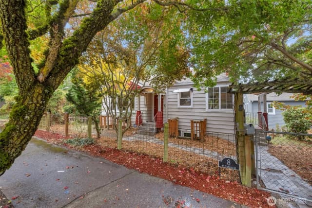 Property photo for 8 W Fulton Street, Seattle photo 3