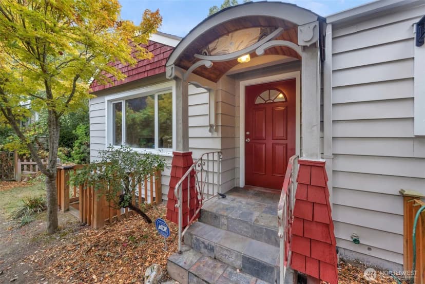Property photo for 8 W Fulton Street, Seattle photo 4