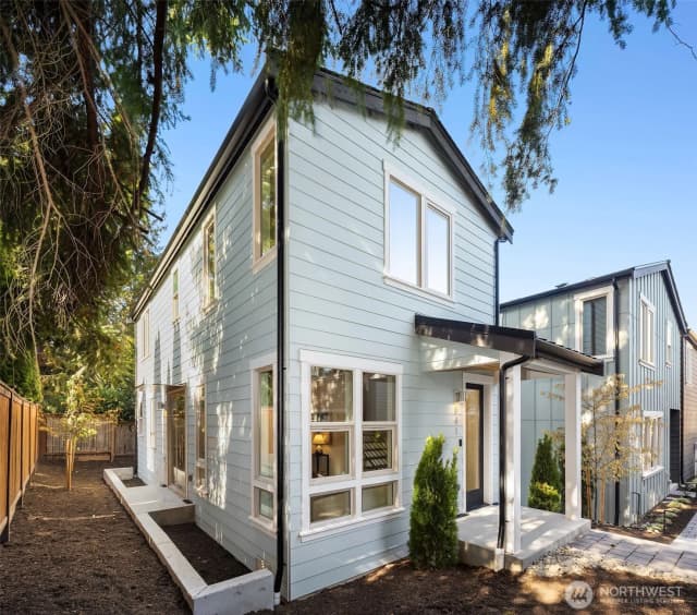 Property photo for 641 18th Avenue W, Kirkland