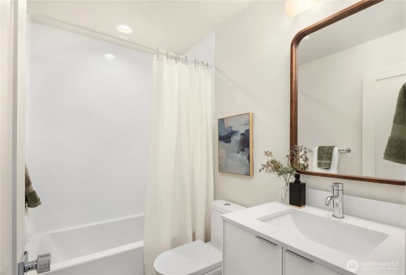 Property photo for 641 18th Avenue W, Kirkland photo 12