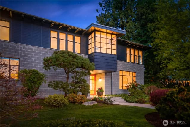 Property photo for 4218 92nd Avenue Ne, Yarrow Point