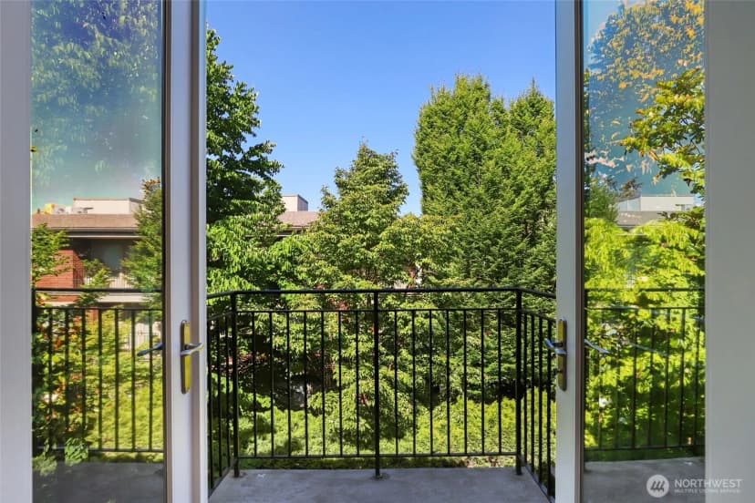 Property photo for 719 Harvard Avenue E, Seattle photo 20