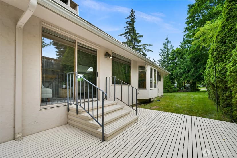 Property photo for 208 Hawthorn Road, Bellingham photo 36