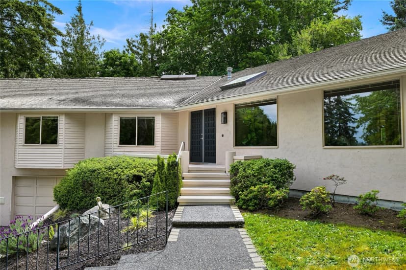 Property photo for 208 Hawthorn Road, Bellingham photo 6