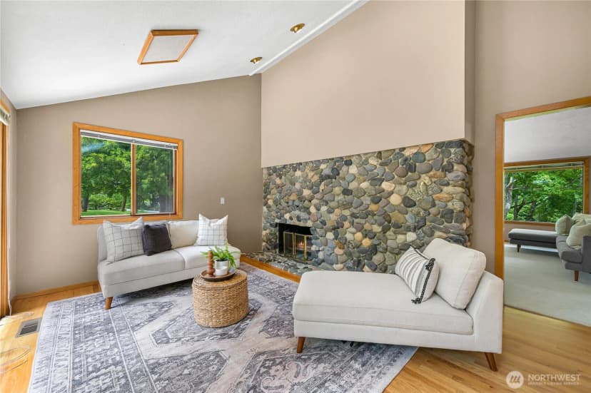Property photo for 208 Hawthorn Road, Bellingham photo 19
