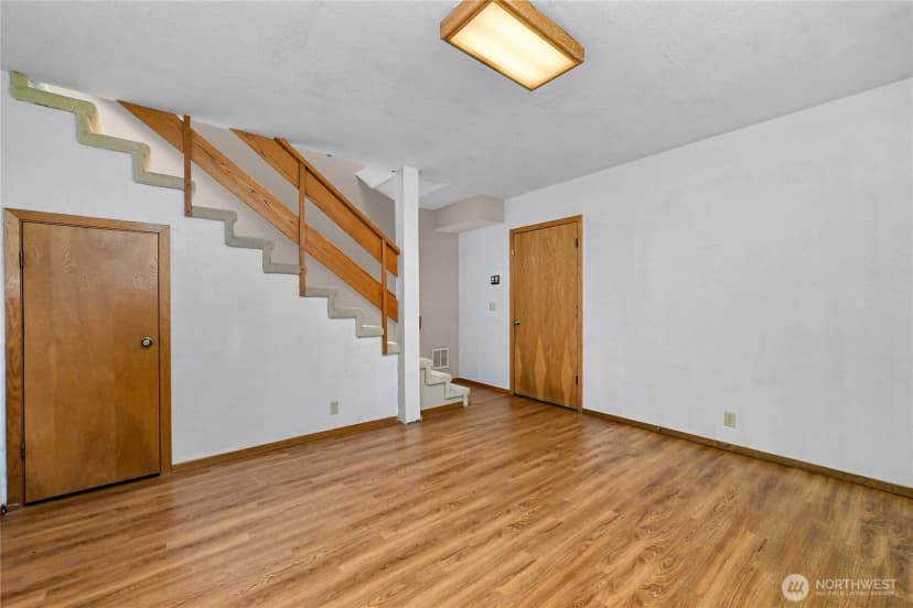 Property photo for 208 Hawthorn Road, Bellingham photo 29