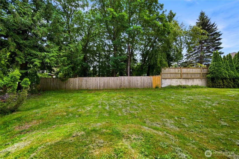 Property photo for 208 Hawthorn Road, Bellingham photo 37