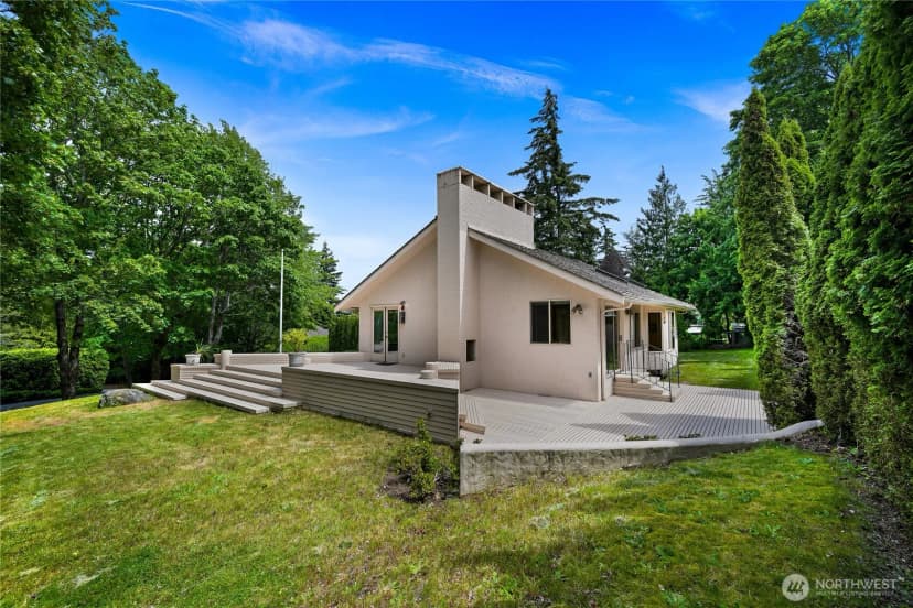 Property photo for 208 Hawthorn Road, Bellingham photo 4