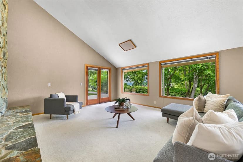 Property photo for 208 Hawthorn Road, Bellingham photo 9