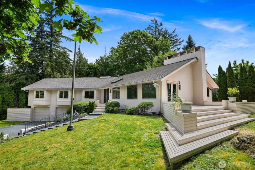 Property photo for 208 Hawthorn Road, Bellingham photo 3