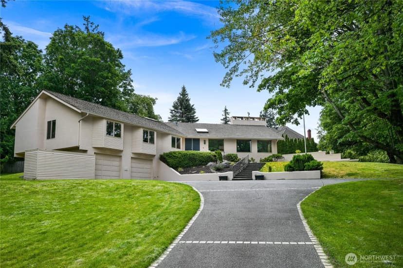 Property photo for 208 Hawthorn Road, Bellingham