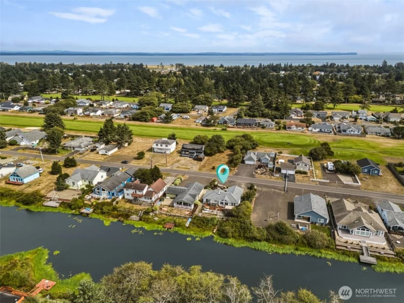 Property photo for 365 Canal Drive Ne, Ocean Shores photo 30