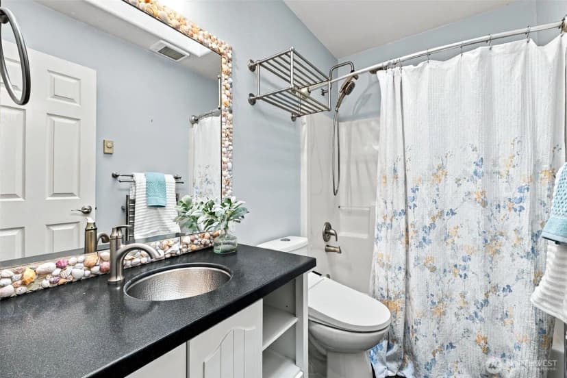 Property photo for 365 Canal Drive Ne, Ocean Shores photo 19