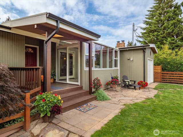 Property photo for 9626 Laurel Lane, Edmonds photo 2