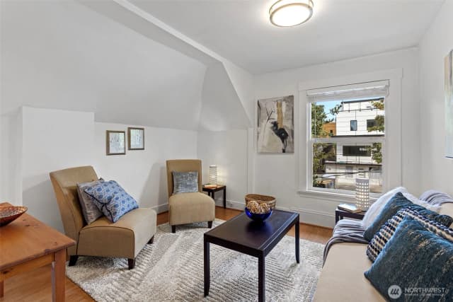 Property photo for 2307 E Columbia Street, Seattle photo 4