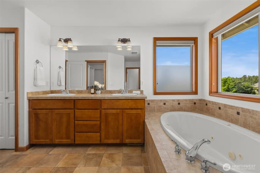 Property photo for 13016 175th Drive Se, Snohomish photo 23