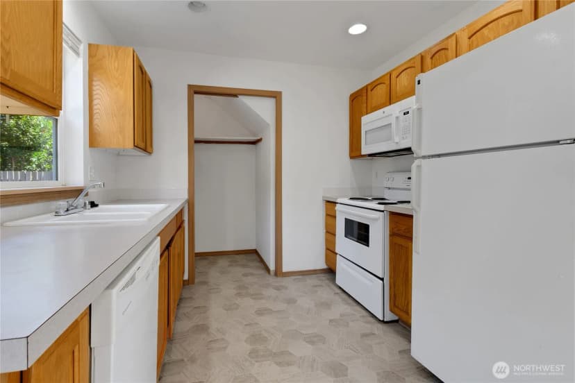Property photo for 1201 126th Street Ct E, Tacoma photo 5