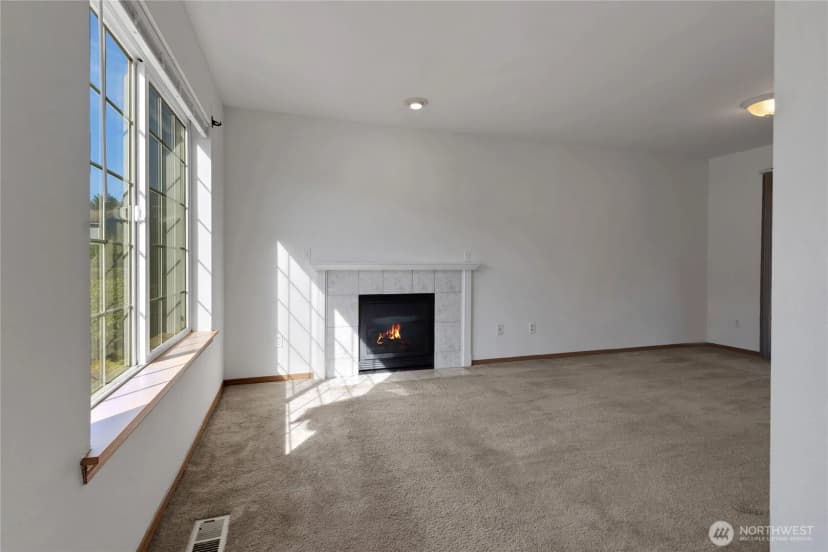 Property photo for 1201 126th Street Ct E, Tacoma photo 2