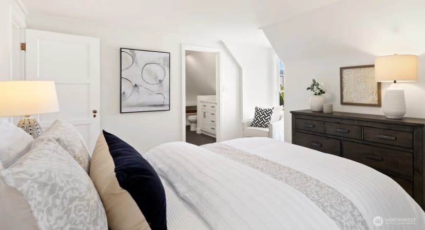 Property photo for 2527 Westmont Way W, Seattle photo 18