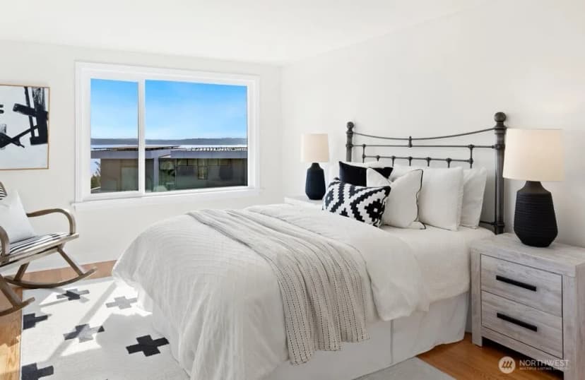 Property photo for 2527 Westmont Way W, Seattle photo 15
