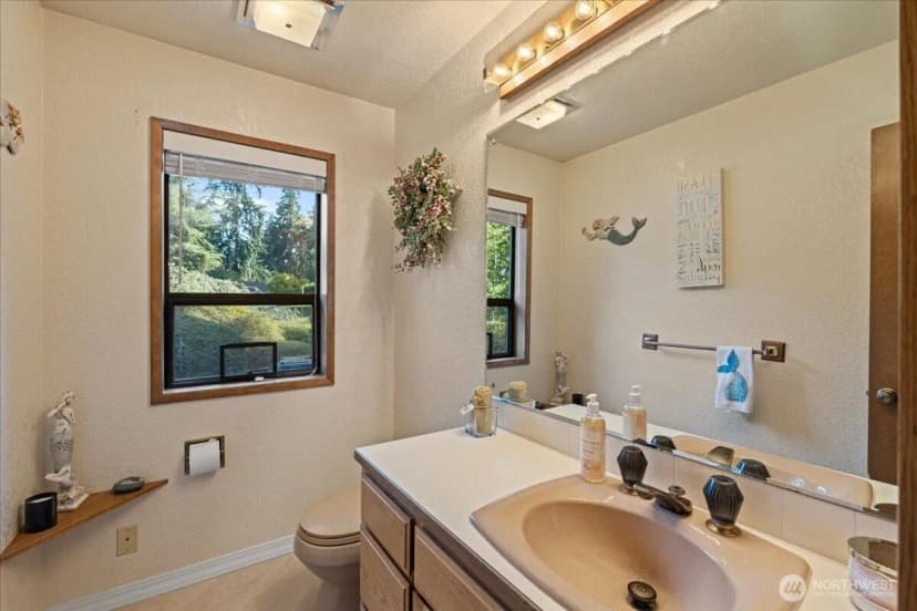 Property photo for 701 175th Street Sw, Bothell photo 12
